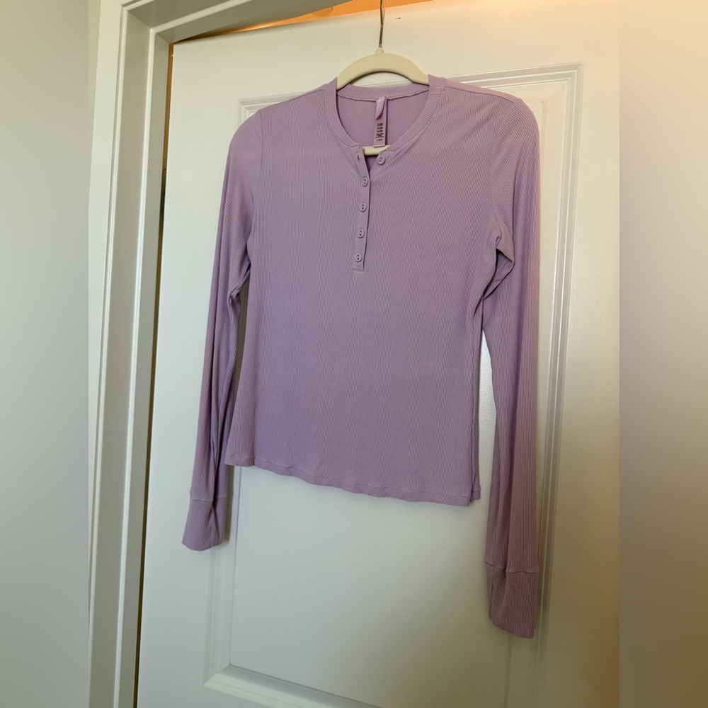 Skims long sleeve
